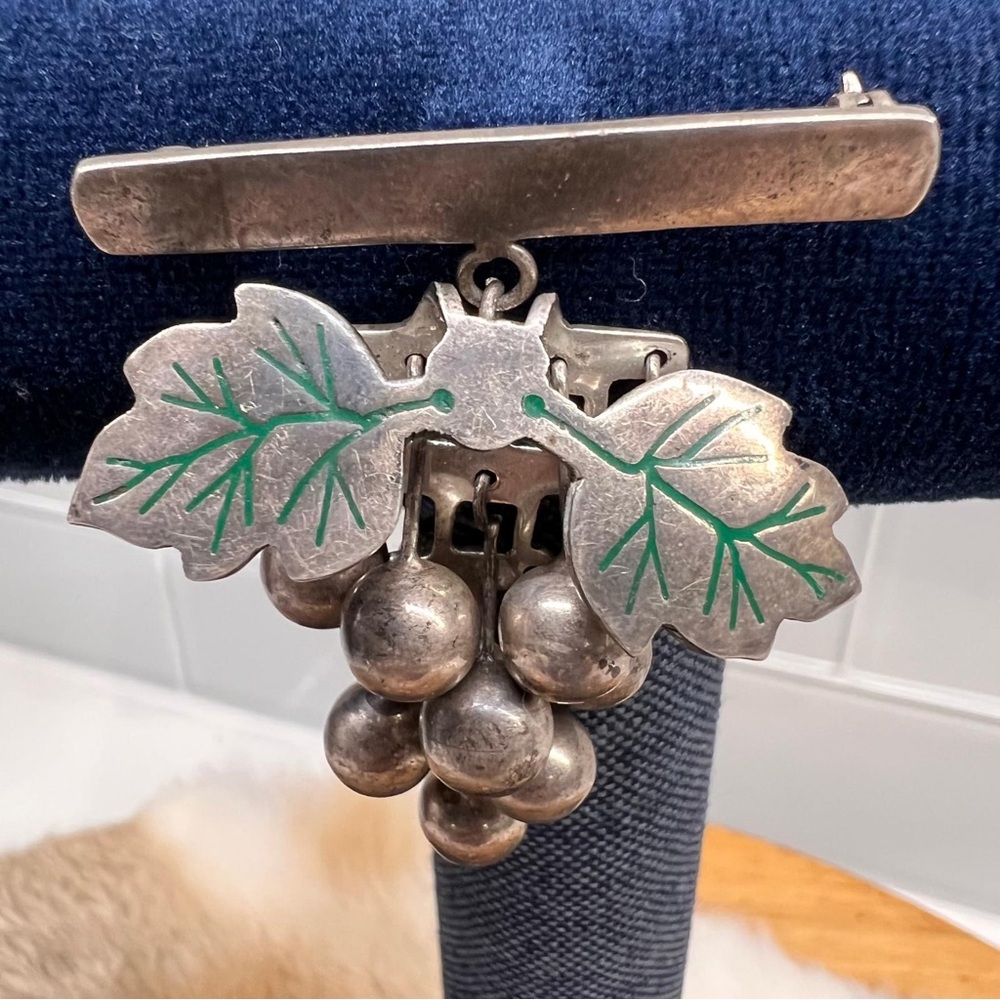 Vintage Grape Cluster Sterling Silver Brooch Taxco Mexico Signed TV 56 Artisan - Picture 3 of 8